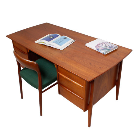 3452-MadsenCompactDesk