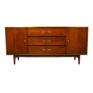 Mid Century Modern Walnut Sideboard / Credenza