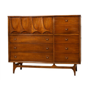 The Magna Chest – Broyhill Brasilia