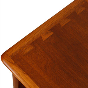 Vintage Lane Andre Bus Acclaim Series End / Side Table