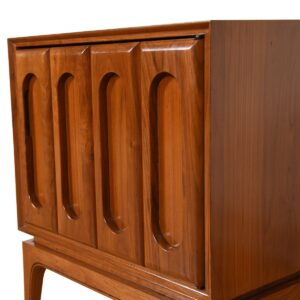 Pair of Mid Century Walnut Nightstands / Side Tables