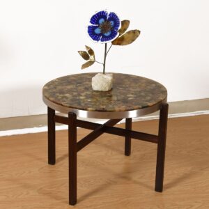 Round Decorator Accent / Small Coffee Table.