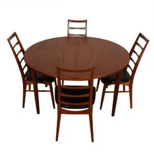 51″ Danish Modern Teak Expanding Round to Oval Dining Table