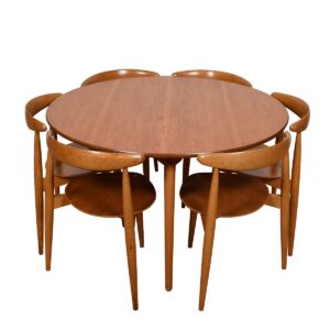 Hans Wegner 3-Legged Set of 6  “Heart” Chairs & Matching Table for Fritz Hansen