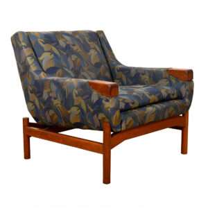 Scandinavian Modern Reclining Lounge Chair w. Teak Arm Accents