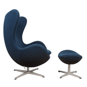 Iconic Arne Jacobsen Egg Chair + Ottoman in Midnight Blue — Minty!