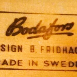 Luxurious Swedish Round Dining Table w. 2 Large Leaves in Rosewood