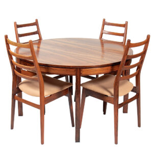 Luxurious Swedish Round Dining Table w. 2 Large Leaves in Rosewood